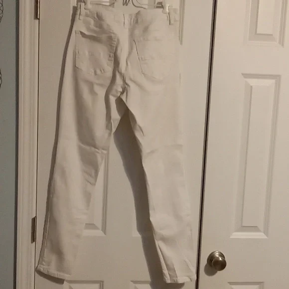 Refuge Crisp White Skinny Jeans - Picture 5 of 7